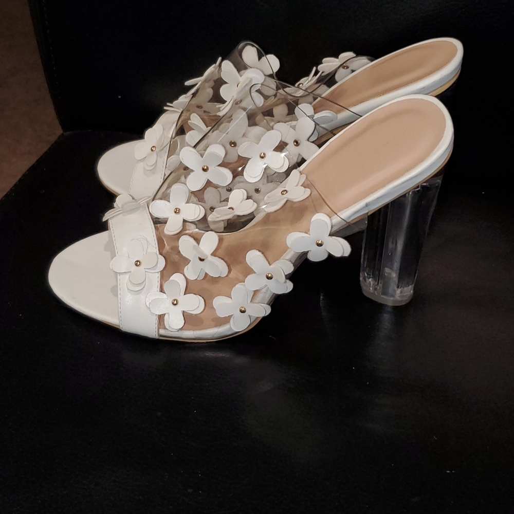 White high heel slippers